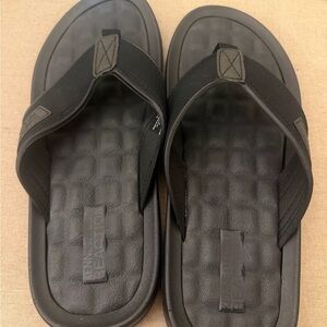 Kenneth Cole Black Men's Flip-Flops